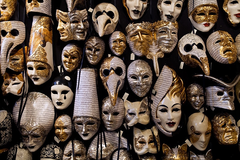 Welche venezianischen Masken sind besonders beliebt?